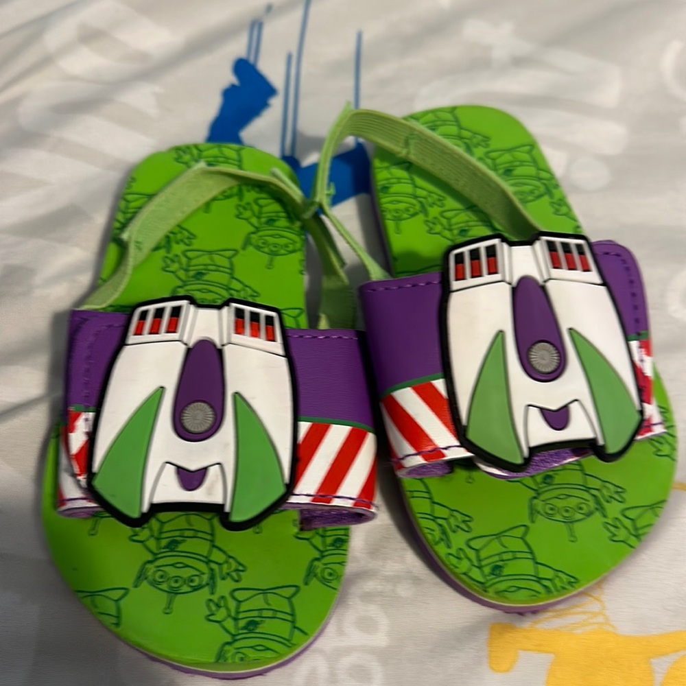 Buzz light year sandals size 5/6 babies